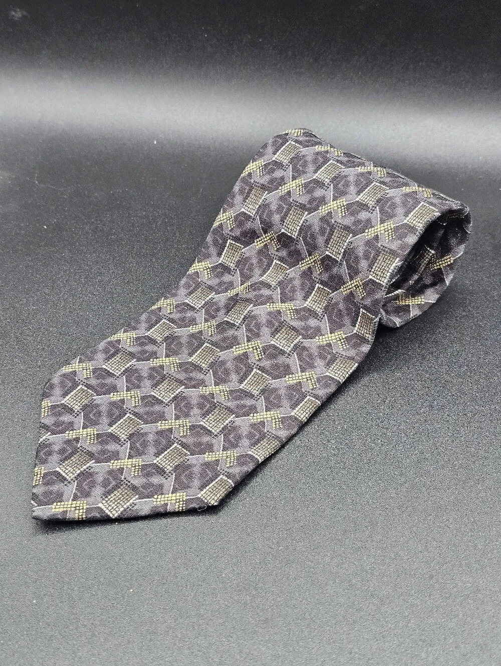 Henry Grethel Men's Charcoal Gray Gold Geometric Pattern Silk Necktie Made in US